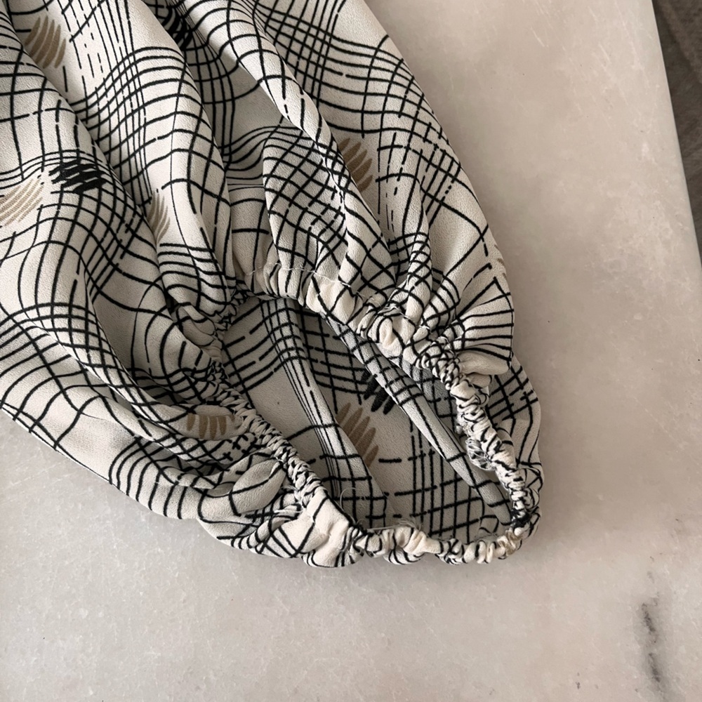 Max Studio Long Sleeves Ruffle Details Printed Blouse Top Sz Medium Beige - Picture 6 of 10